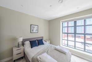 2 bedrooms, iron/ironing board, WiFi, bed sheets - Central Birmingham Beautiful 2 Bedroom Apartment (Birmingham)