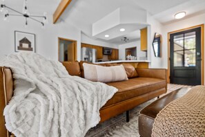 Unclassified image, 5 of 65, button