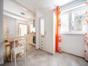 Apartment | Dining - Cozy Studio Apartment in Vodice (Vodice)
