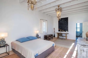 6 slaapkamers, een strijkplank/strijkijzer, gratis wifi