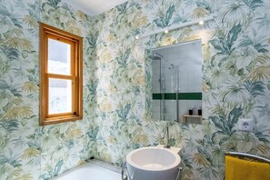 Shower, hair dryer - My Rental Homes - VIlla Alejandra with private pool waking distance to sea (Ciutadella)