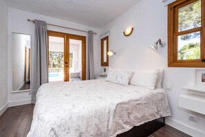 4 camere, ferro/asse da stiro, Wi-Fi gratuito