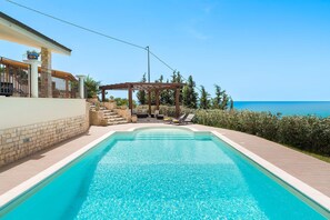Pool - Villa Carousel with private pool - My Rental Homes (Cattolica Eraclea)