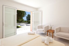 6 chambres, fer et planche à repasser, lit parapluie, Wi-Fi gratuit