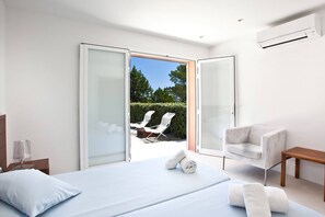6 chambres, fer et planche à repasser, lit parapluie, Wi-Fi gratuit