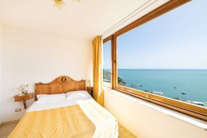 10 chambres, fer et planche à repasser, lit parapluie, Wi-Fi gratuit