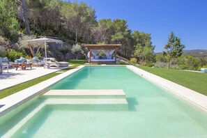 Pool - Villa in Santa Eulària Des Riu with 4 bedrooms sleeps 8 (Santa Eulària Des Riu)