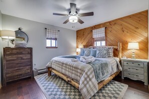 4 bedrooms, iron/ironing board, free WiFi, bed sheets