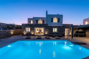 Pool - My Rental Homes - Villa Targer with salt water pool, jacuzzi and sea view (Agios Ioannis Mykonos)