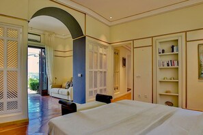 6 bedrooms, iron/ironing board, travel cot, free WiFi - My Rental Homes - Villa West Coast luxury property wtih private pool (San Jose)