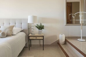 6 habitaciones, tabla de planchar con plancha y cuna de viaje 