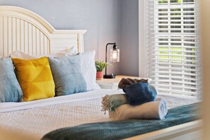 5 bedrooms, desk, iron/ironing board, travel cot