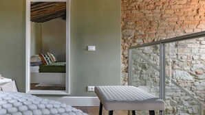 4 soverom, safe på rommet, skrivebord og strykejern/-brett