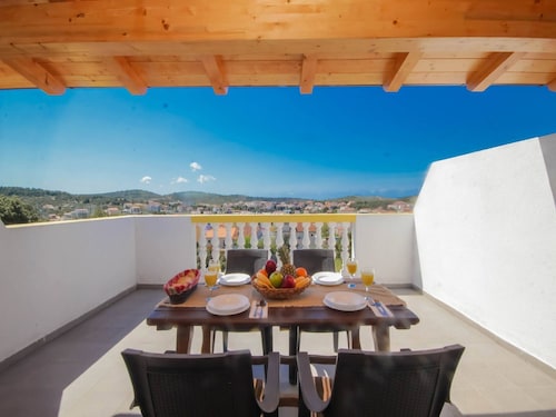 Two Bedroom Apartment in Jezera