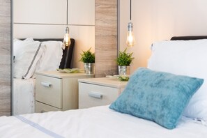 3 bedrooms, iron/ironing board, travel crib, free WiFi - Modern Villa Novtek with Pool and Sea View (Diminići)