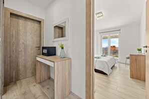 3 bedrooms, iron/ironing board, travel cot, free WiFi - Modern Villa Novek with Pool and Sea View (Diminići)