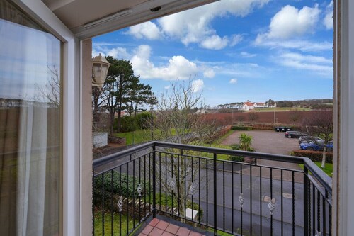 Turnberry Apartments 2G