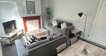 3-Bed Apartment Central Greenock