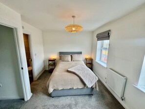 4 soverom, strykejern/-brett, wi-fi og sengetøy