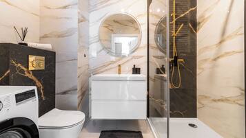 Comfort Apartment | Bathroom
