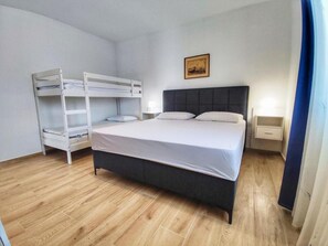 3 camere, ferro/asse da stiro, Wi-Fi gratuito, lenzuola