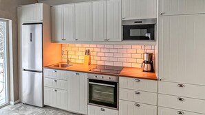 Coffee/tea maker, fridge, microwave, oven - 2 bedroom awesome home in Visby (Visby)