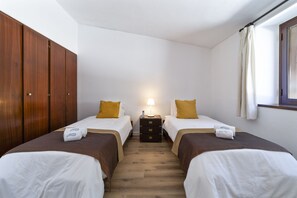 5 bedrooms, in-room safe, iron/ironing board, free WiFi