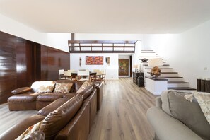 Fernseher, Kamin