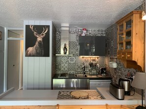 Réfrigérateur, micro-ondes, lave-vaisselle