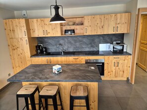 Fridge, microwave, dishwasher