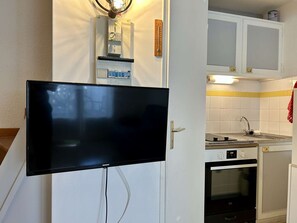 Mikrobølgeovn, ovn, kogeplade, kaffe-/temaskine