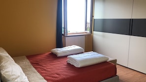 2 camere, una scrivania, ferro/asse da stiro, Wi-Fi