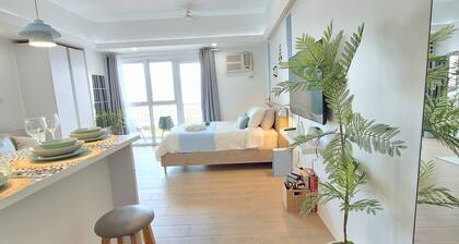 Luxury coastal, Grand Canal view
designed for pure comfort.