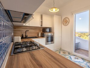 Mikrowelle, Geschirrspüler