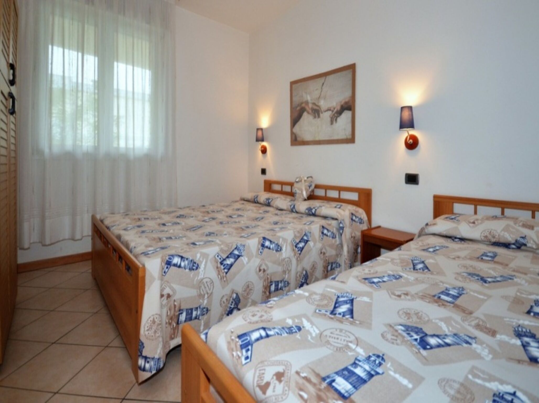 2 bedrooms, bed sheets