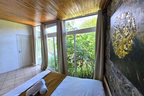 Domain 1h20 from Lyon for events (birthday, cousinade, seminar, etc.)