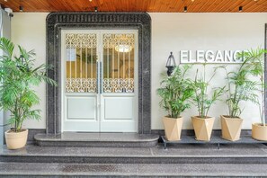 Property entrance - HOTEL ELEGANCE (Amritsar)