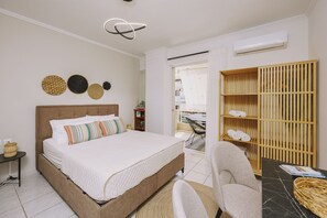 1 habitación, tabla de planchar con plancha, wifi gratis y ropa de cama