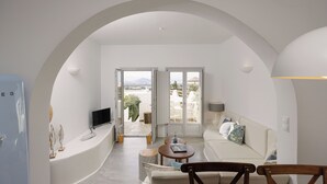 Living area - "Serenity Villa with 2 master BR, Private Jacuzzi & Sea View" (Νάξος)