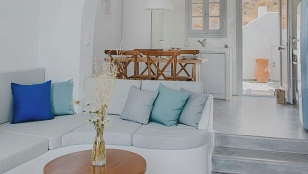 Living area - "Serenity Villa with 2 master BR, Private Jacuzzi & Sea View" (Νάξος)