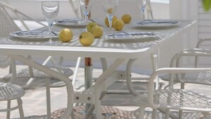 Outdoor dining - "Serenity Villa with 2 master BR, Private Jacuzzi & Sea View" (Νάξος)