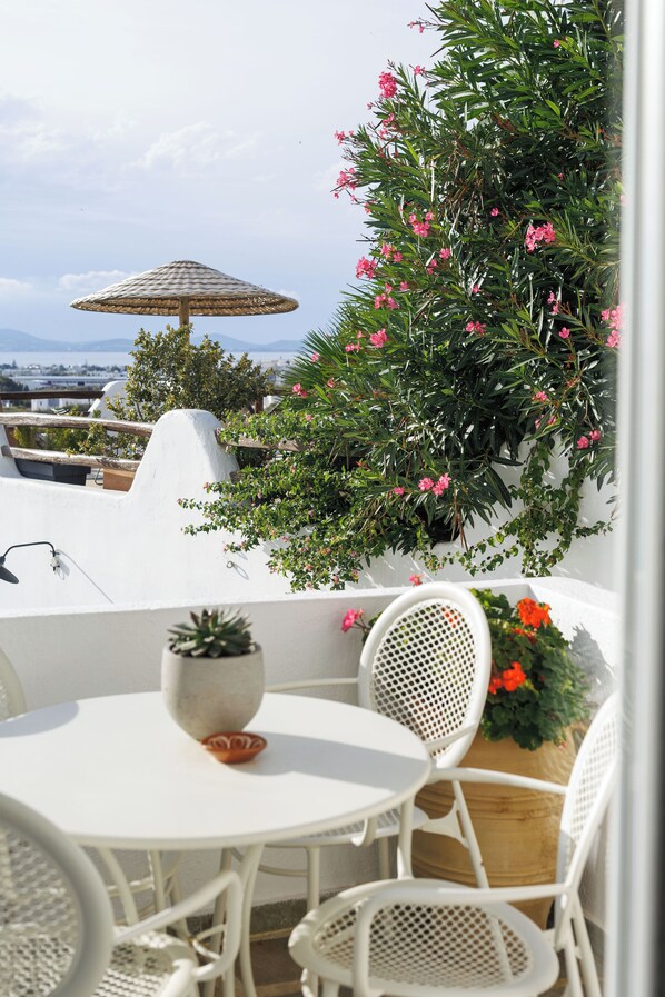 تناول الطعام بالخارج