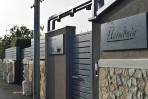 Exterior detail - Villa Harmonia - Private apartment in Villa in Salerno 5 minutes from sea (Salerno)