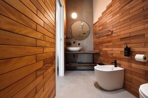 Shower, hair dryer, bidet, towels - Villa Harmonia - Private apartment in Villa in Salerno 5 minutes from sea (Salerno)