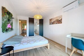 2 bedrooms, iron/ironing board, WiFi, bed sheets