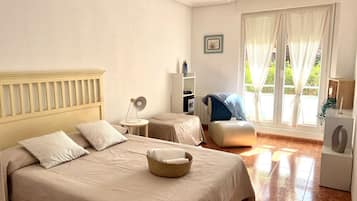 1 chambre, fer et planche à repasser, draps fournis