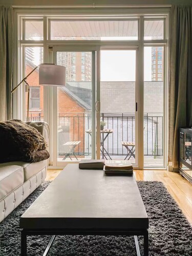 Beautiful Petit Gem Ap. In Downtown! Walk Anywhere