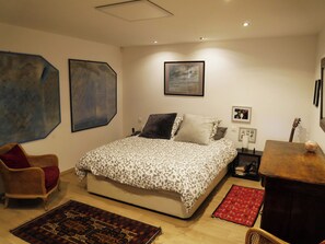 3 habitaciones, tabla de planchar con plancha y wifi gratis 