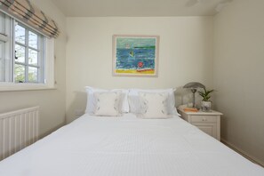 5 slaapkamers, een strijkplank/strijkijzer, reisbedje, wifi