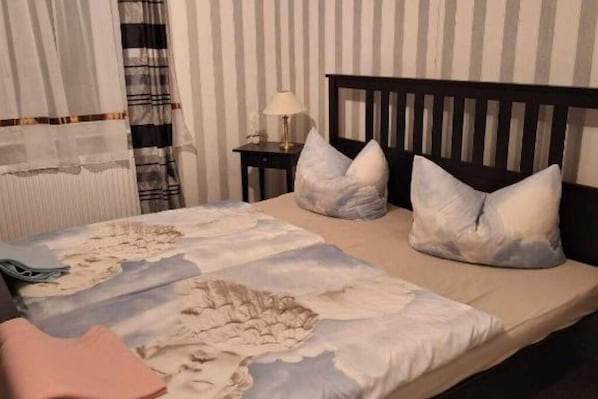 1 chambre, fer et planche à repasser, Wi-Fi, draps fournis